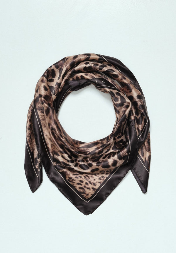 FOULARD CON STAMPA MACULATA