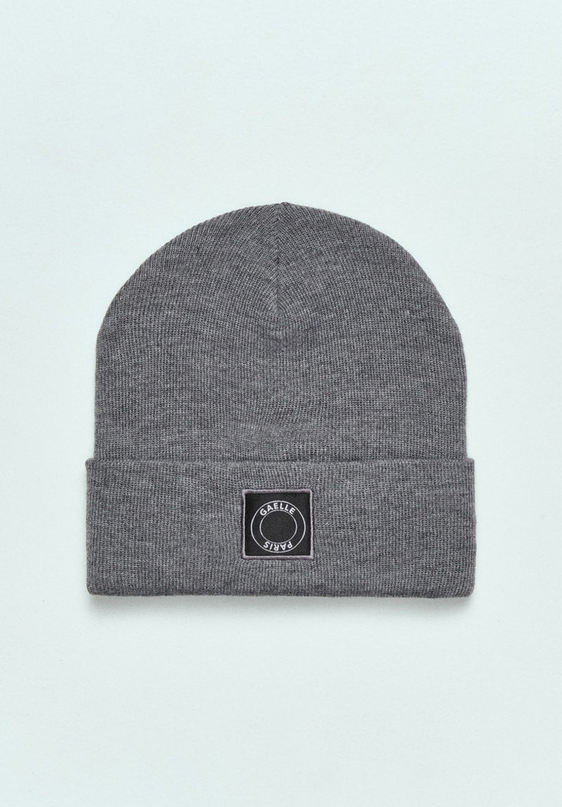 CAPPELLO BEANIE IN MAGLIA CON ETICHETTA PATCH